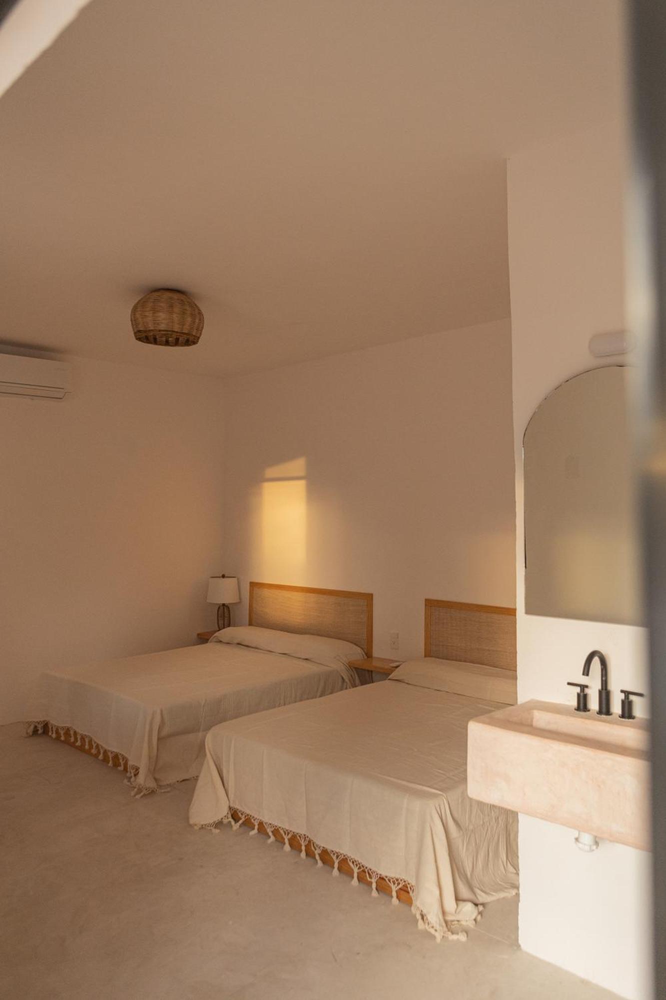 La Punta Rooms Brisas de Zicatela ภายนอก รูปภาพ